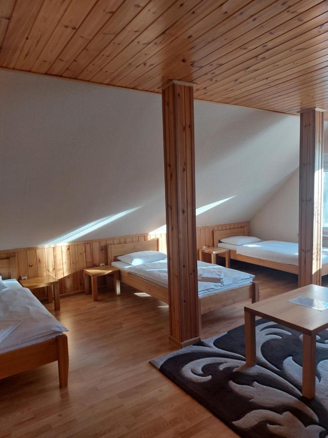 Отель Asmonienes Sveciu Namai "Senoji Mokyklele" Smalininkai Экстерьер фото