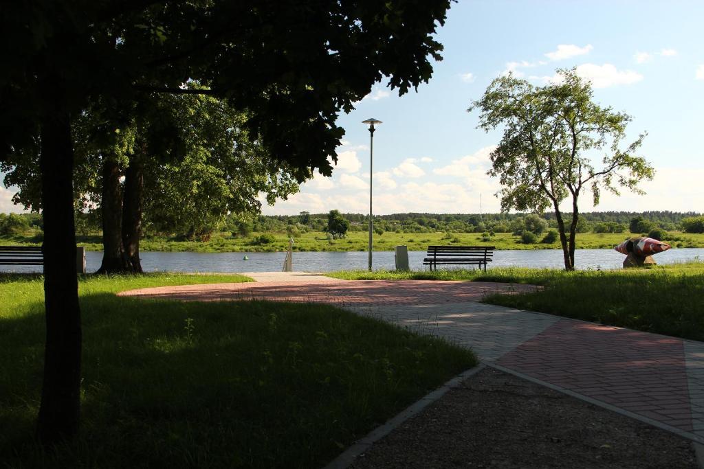Отель Asmonienes Sveciu Namai "Senoji Mokyklele" Smalininkai Экстерьер фото